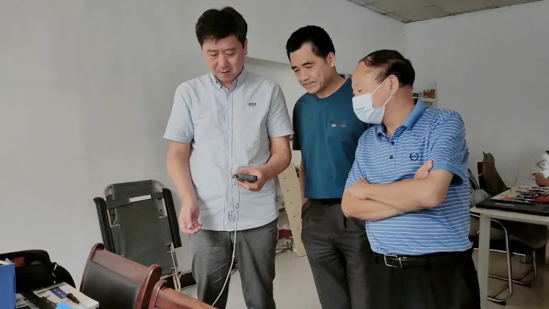 戳我試試