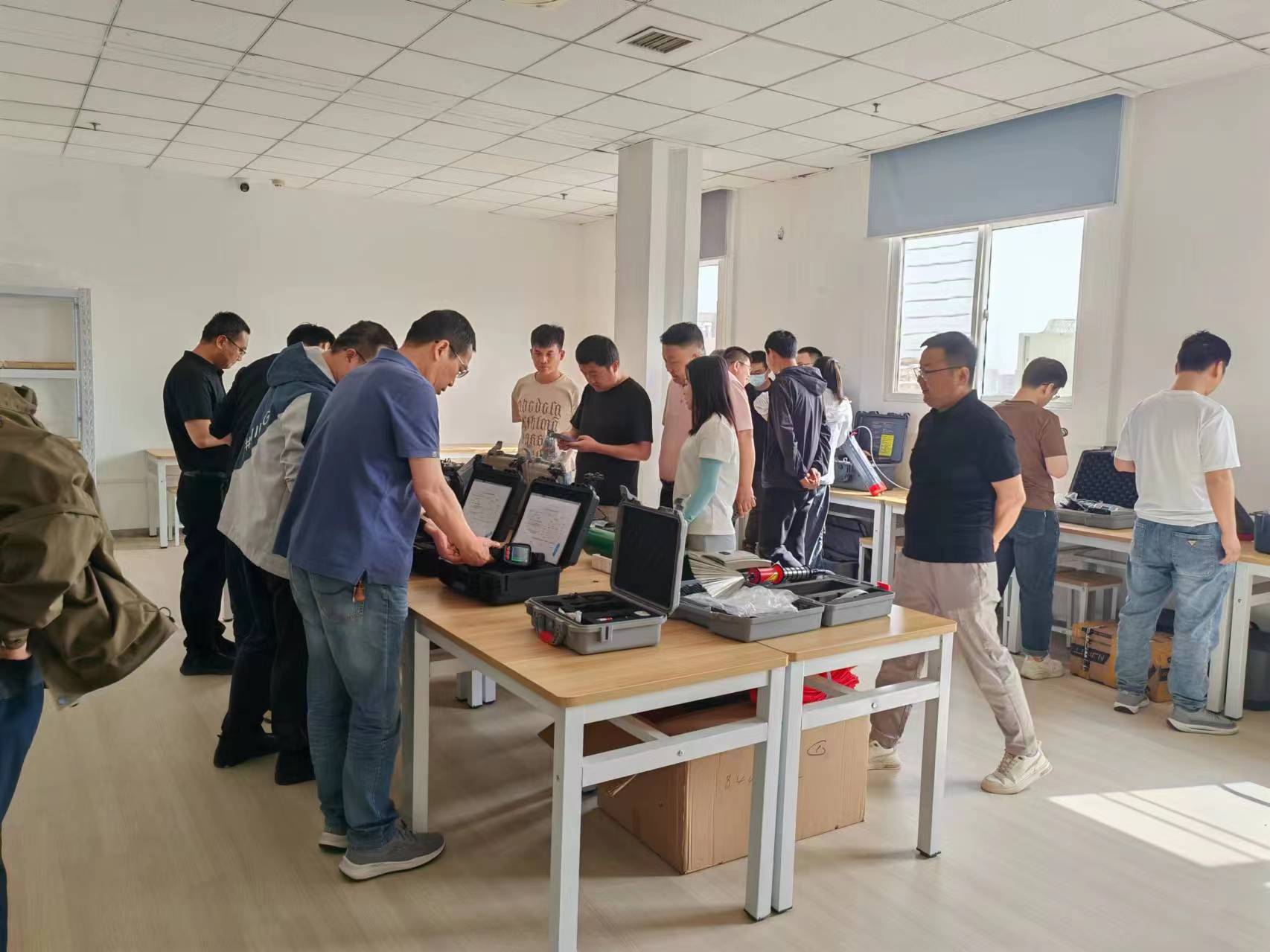 戳我試試